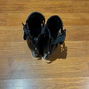 Ladies open toe shoes